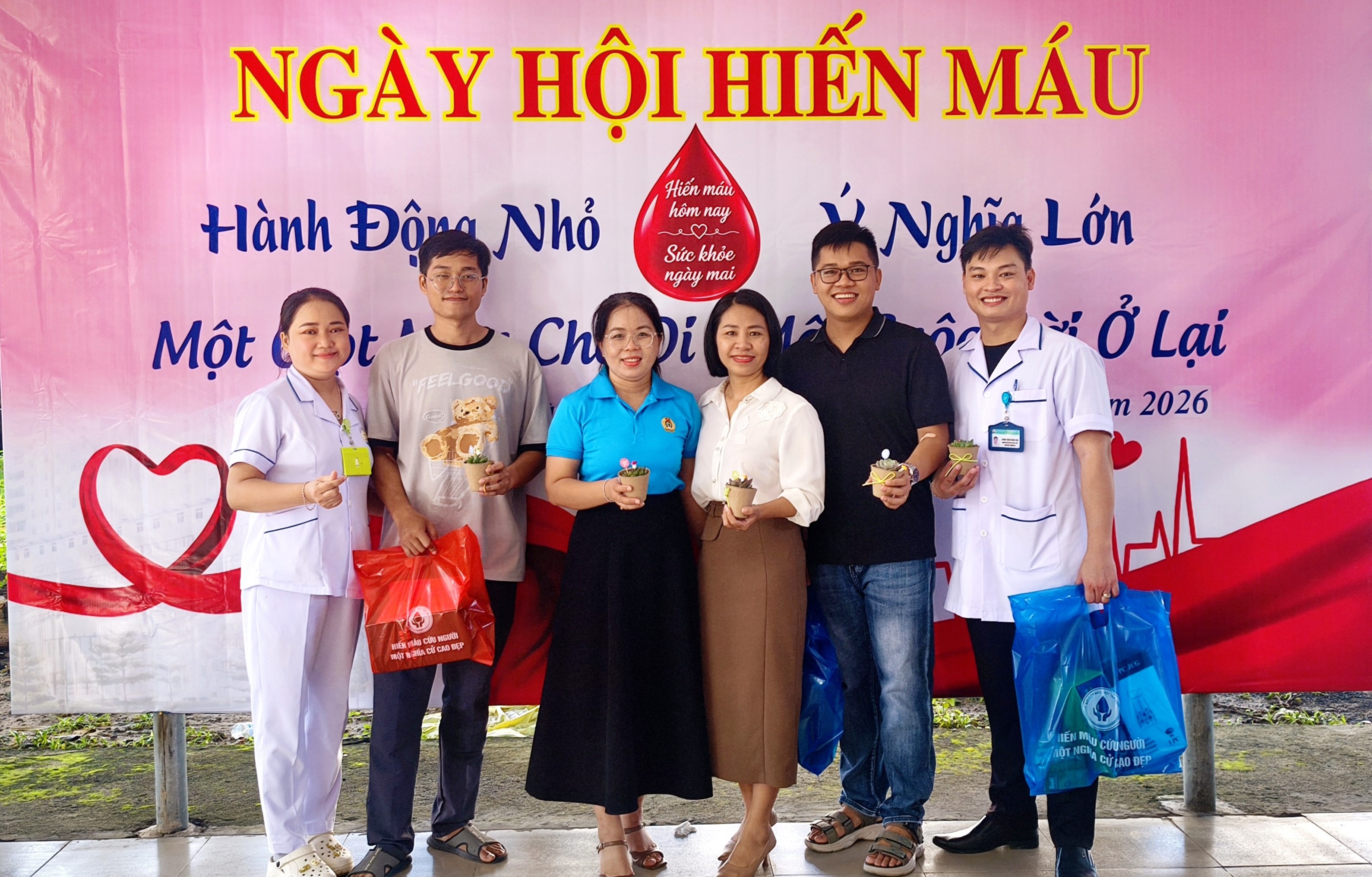 ĐOÀN VIÊN CÔNG ĐOÀN VIỆN PHÁP Y TÂM THẦN TRUNG ƯƠNG BIÊN HÒA TÍCH CỰC THAM GIA HIẾN MÁU TÌNH NGUYỆN